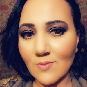 Meet your Posher, Amelynn